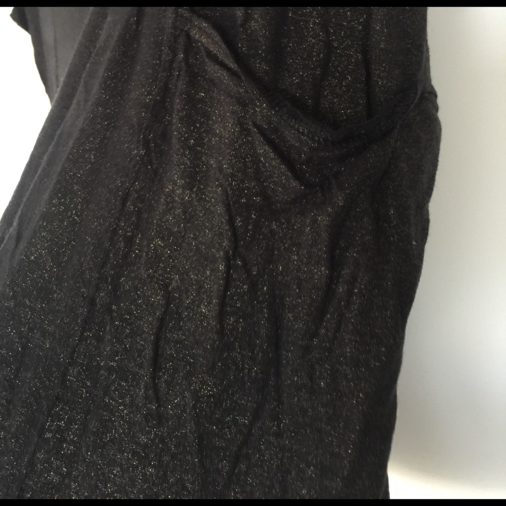 Black V neck tee with gold shimmer - Picture 3 of 4